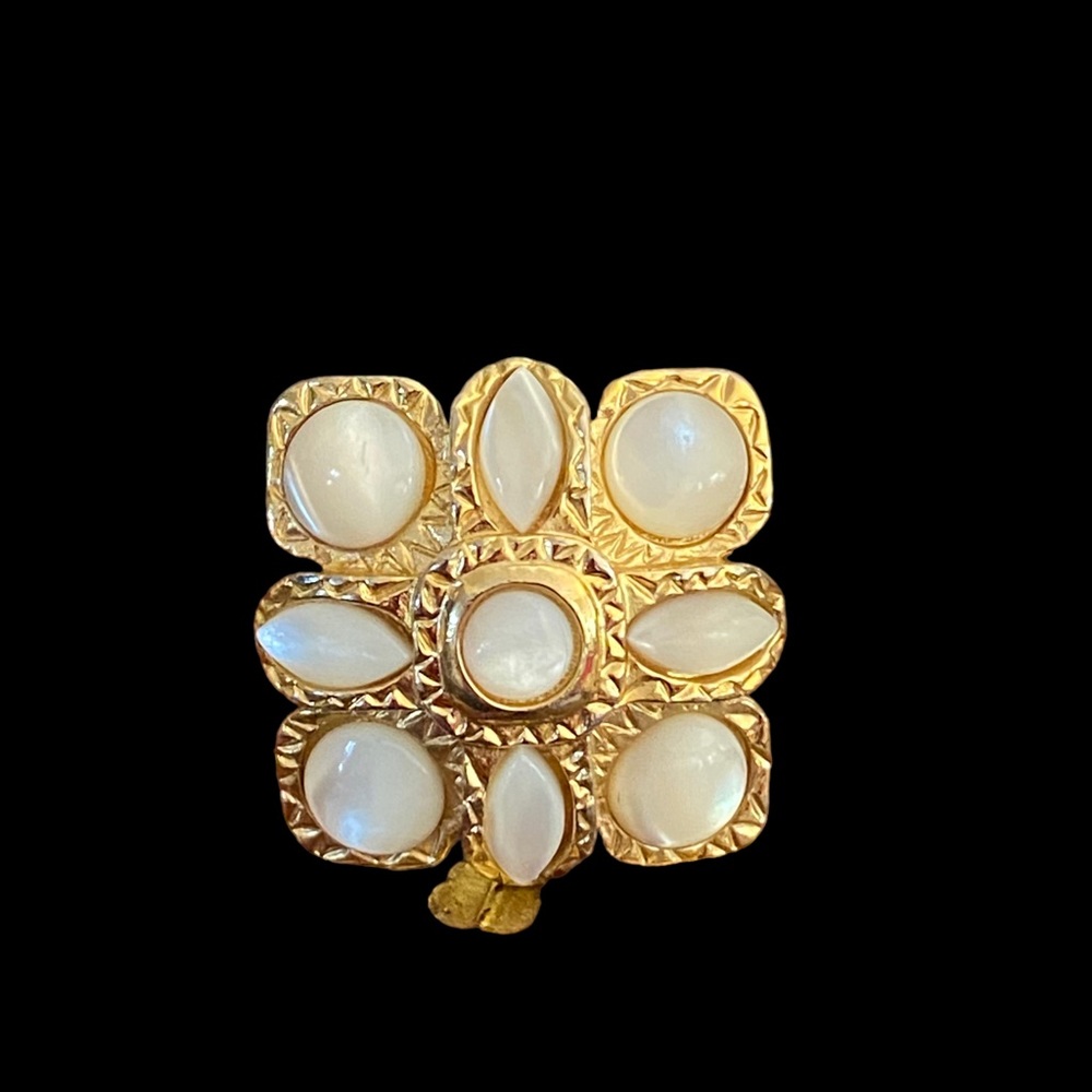 St. John Mother Pearl /Cats Eye/ Moonstone Maltese Cocktail Ring Size 8